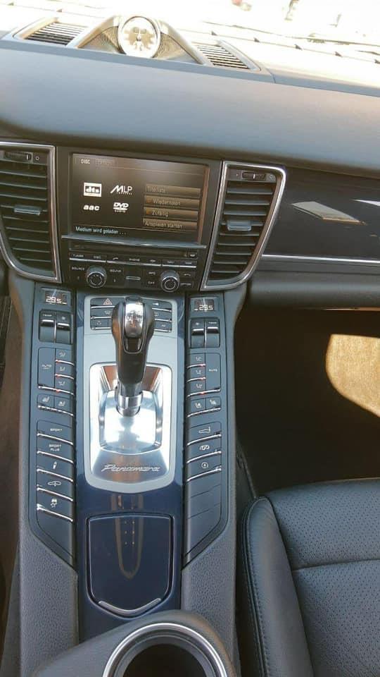 PORSCHE-PANAMERA