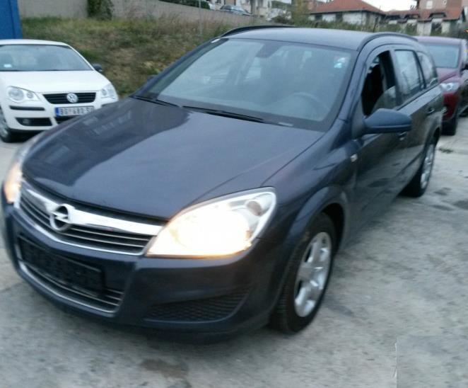 Opel-Astra-H--07