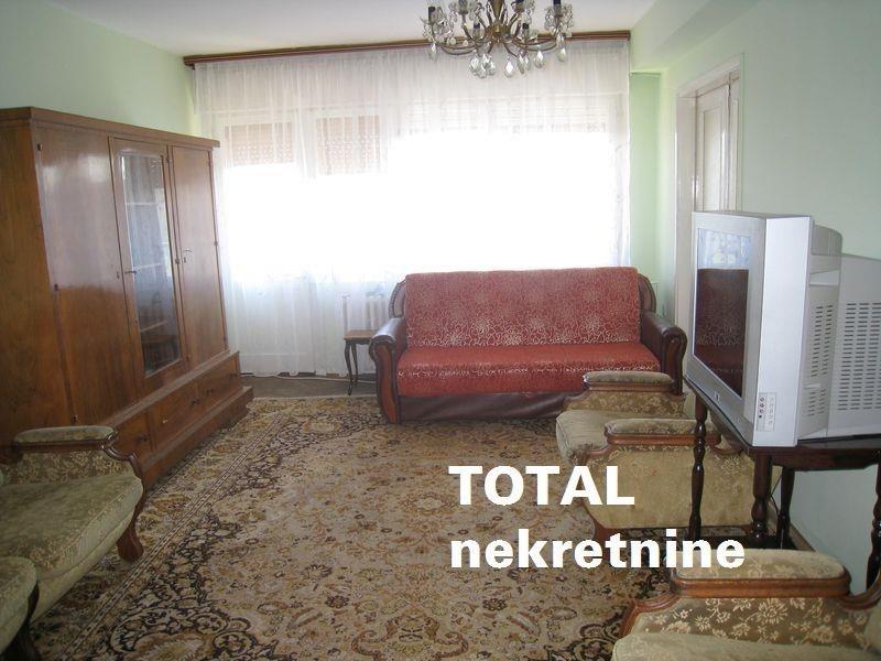 UKNJIZEN-trosoban-stan-u-centru-grada