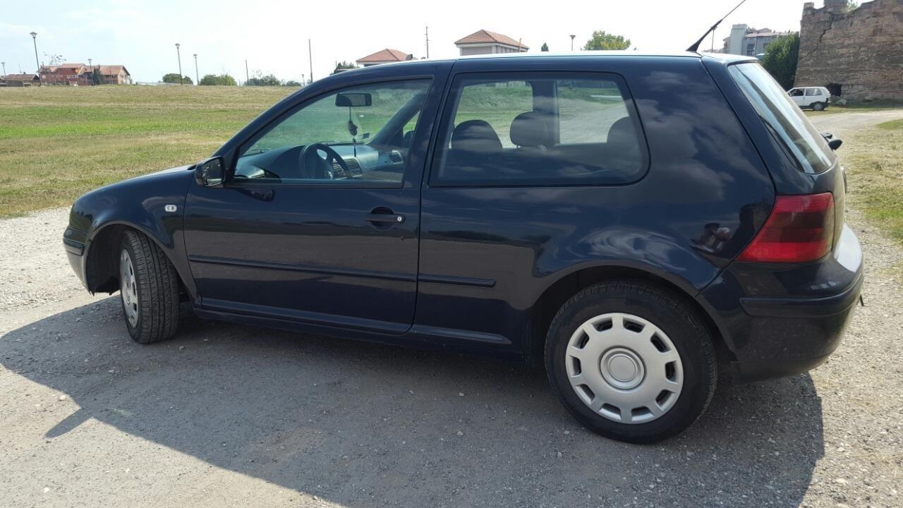 VW-Golf-4-