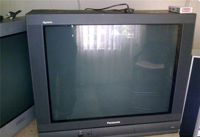 TV Panasonic E72