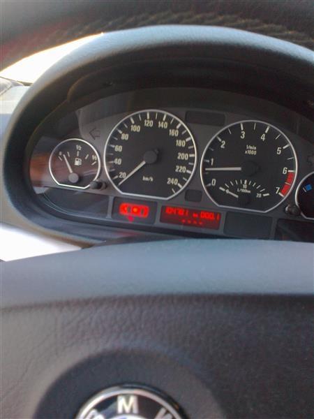 BMW-330--02-hitno