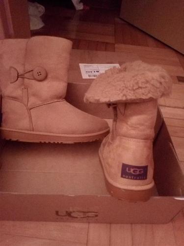 UGG