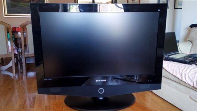 Samsung le32r32b