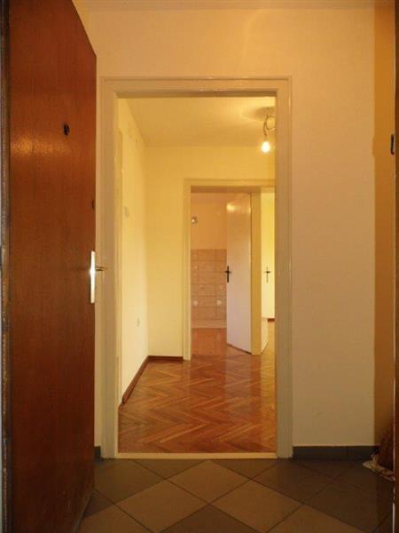 DVOSOBAN-UKNJIZEN-STAN-66m2-U-CENTRU-NISA-