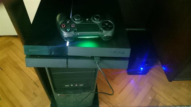 PS 4