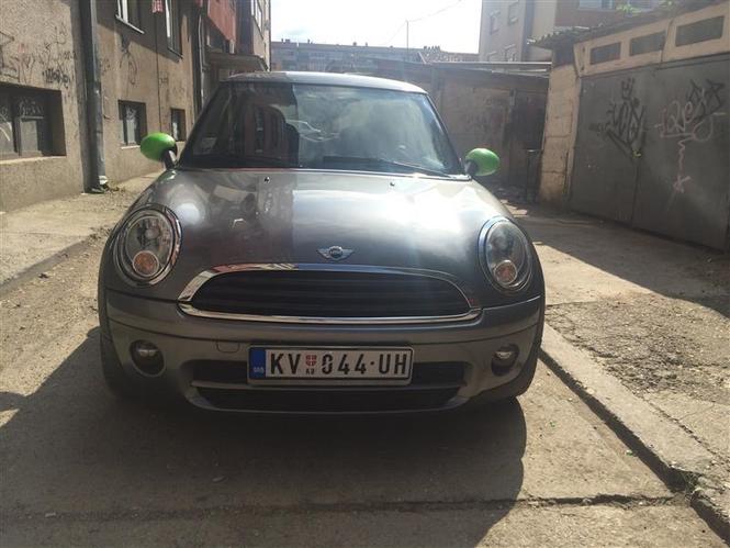 MINI ONE D  -09