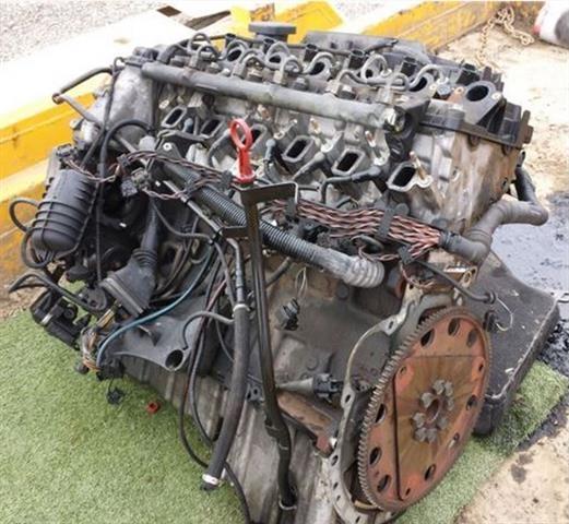 BMW-530d-e39-motor-odlican