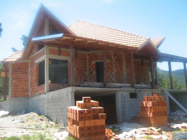 Kuca 210m2 