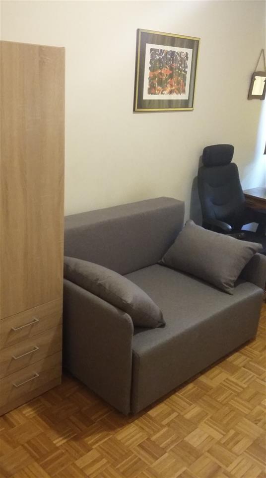 Trazim-cimera---stan-je-komforan-i-povoljan