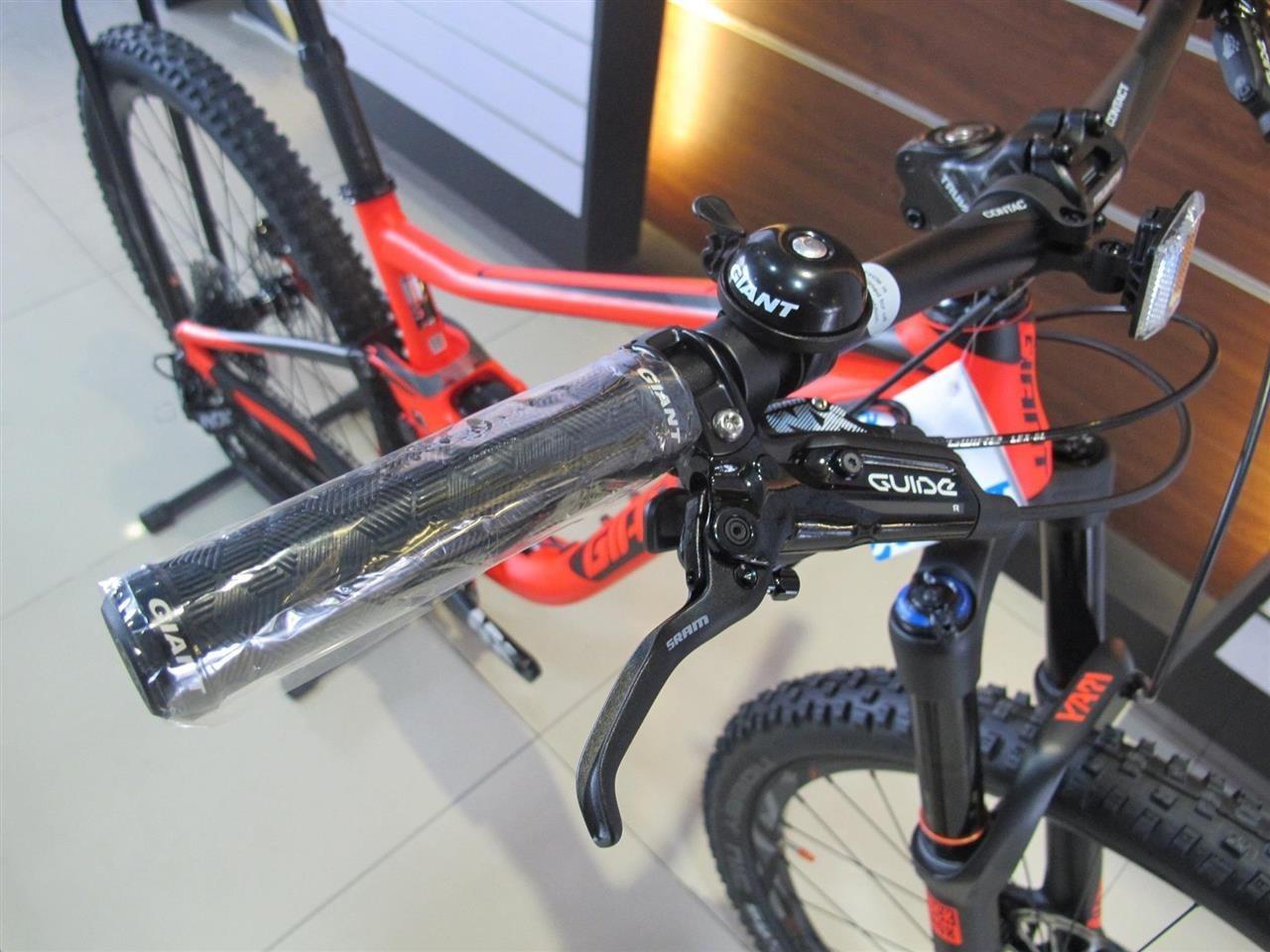Prodaje-se--2017-Giant-Anthem-SX