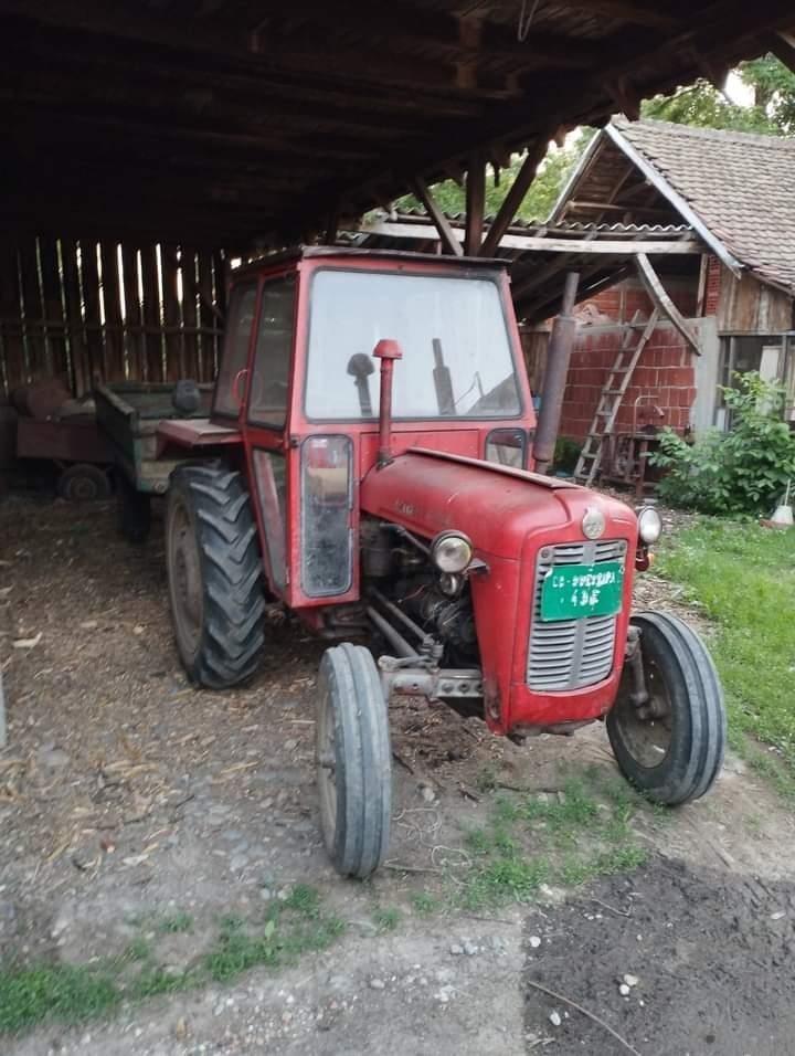 Prodajem-traktor-IMT539-sa-prikolicom