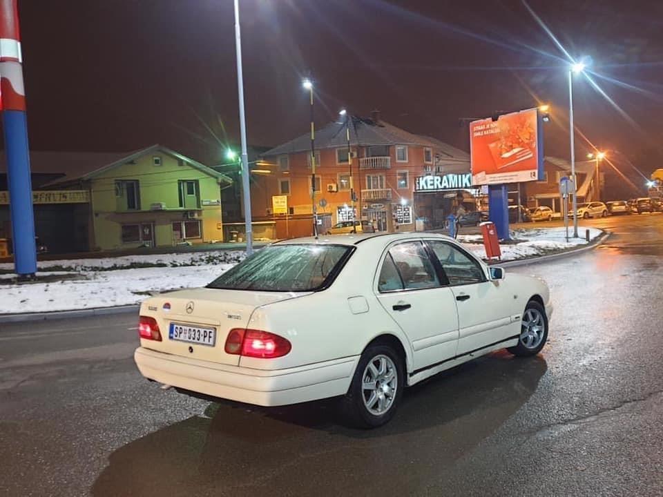 Mercedes-E220