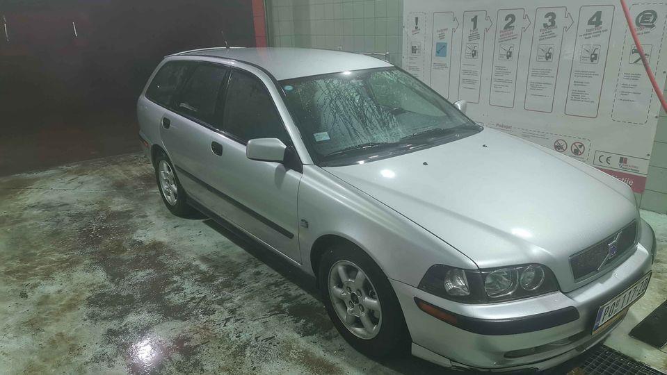 Volvo-v40