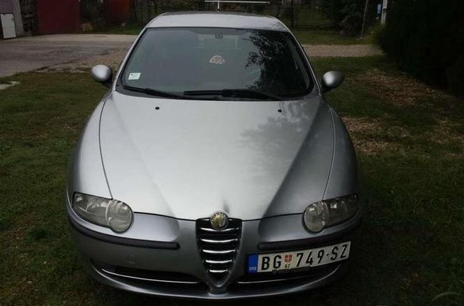 Alfa Romeo 147 -02