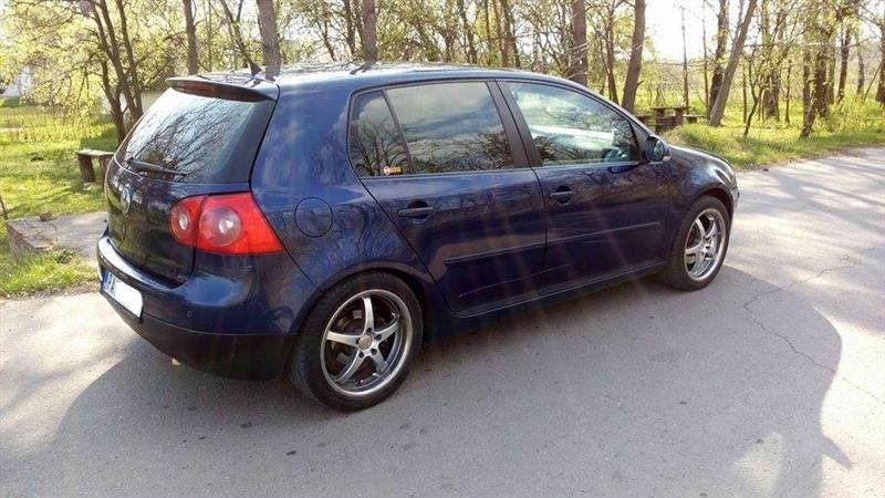 VW-Golf--06