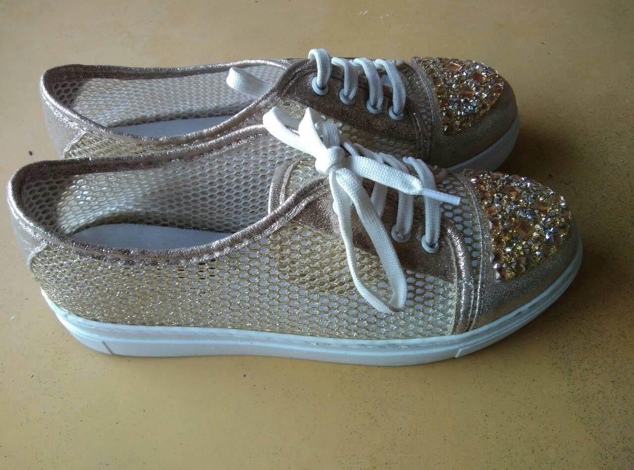 Nove-zlatne-patike
