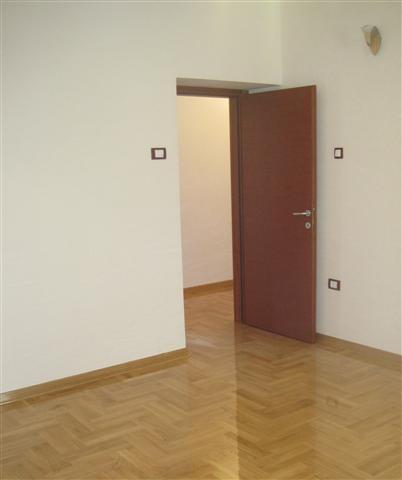 Izdaje se renoviran stan  60m2