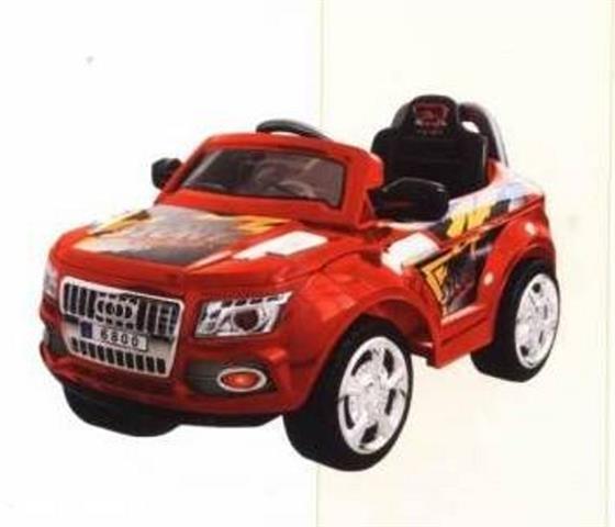 Audi-Q7-auto-na-akumulator