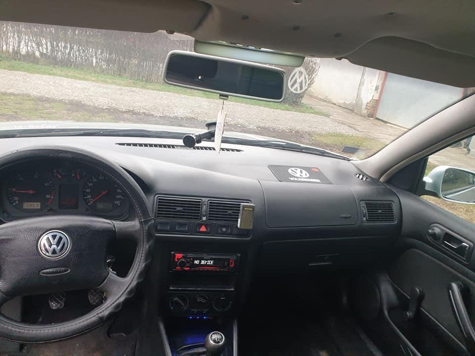 VW-Golf-4