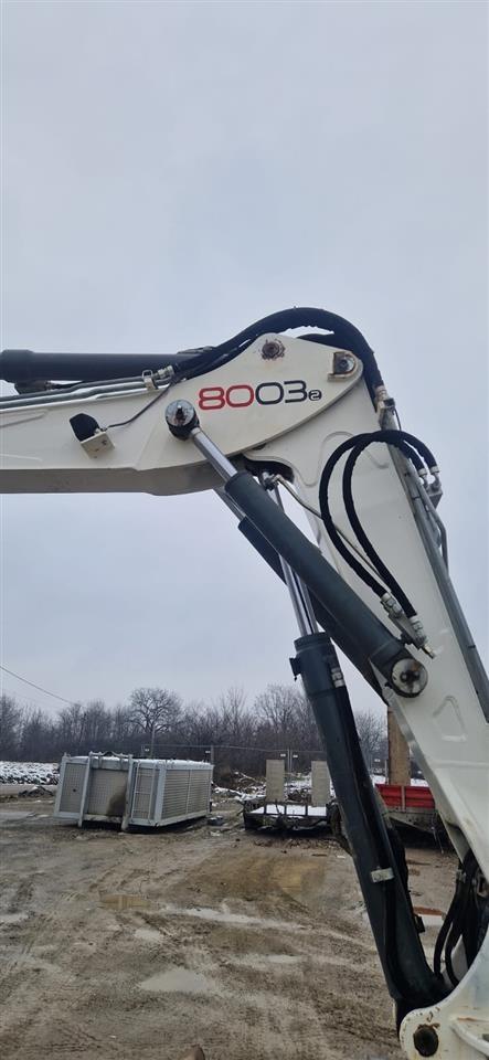 Neuson-8003