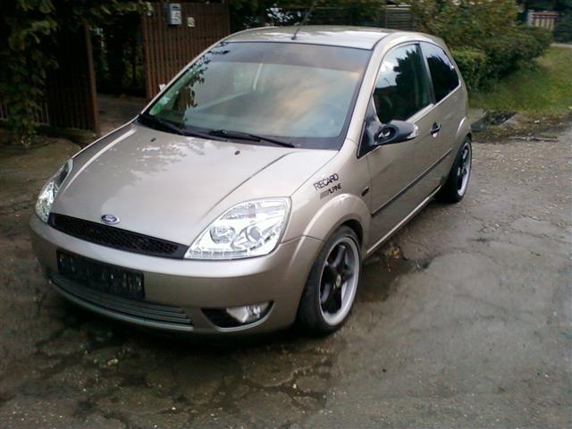 FORD FIESTA -04