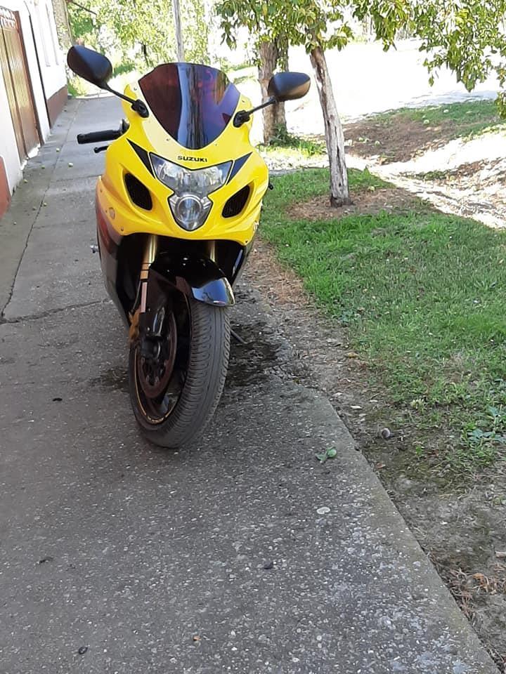 Suzuki-GSXT