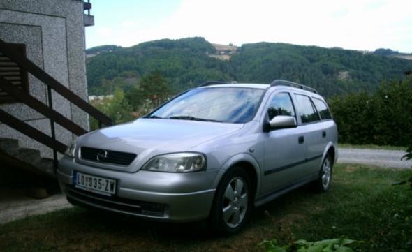Opel Astra -01