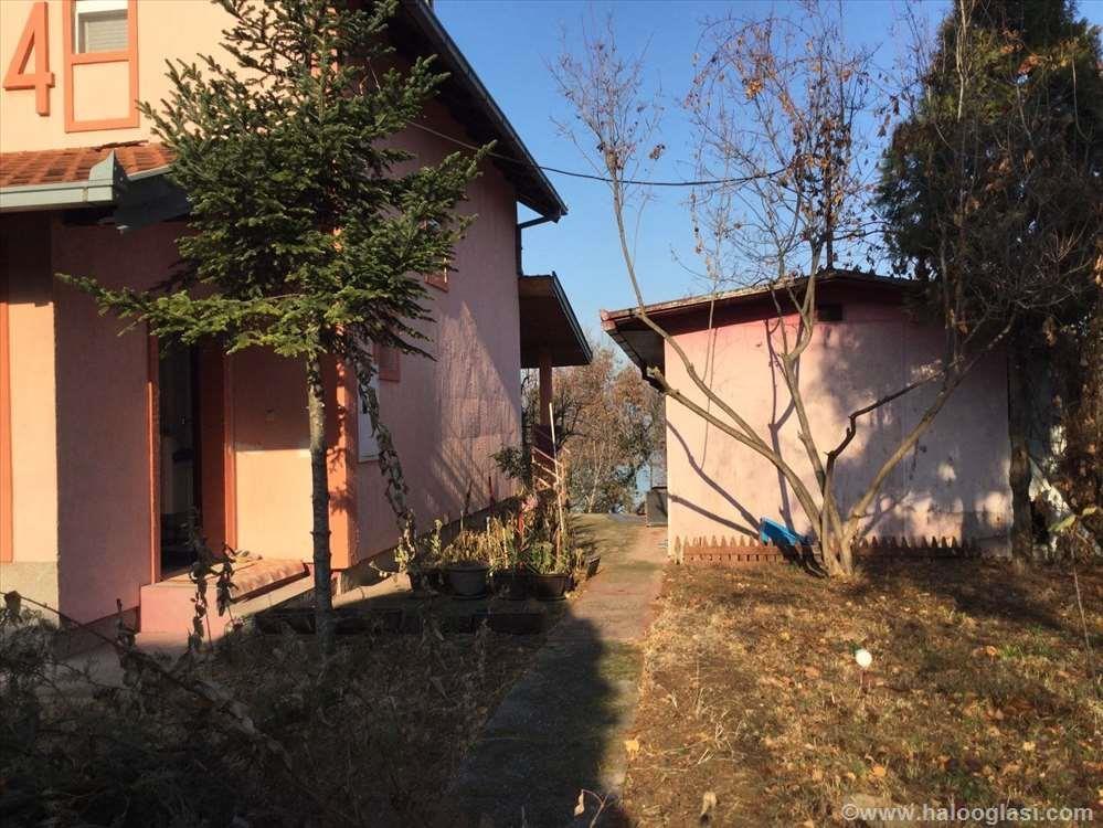 Kuca-sa-vikend-kucicom