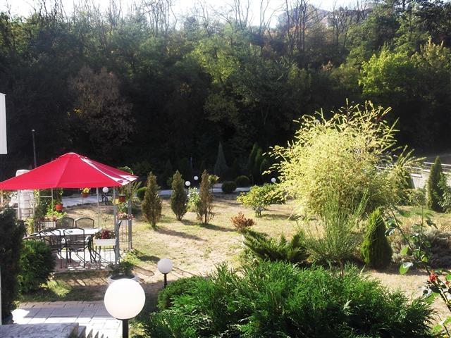 Deo-kuce-od-160m2-na-Dedinju