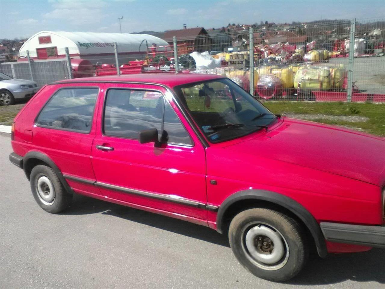 VW-Golf--86