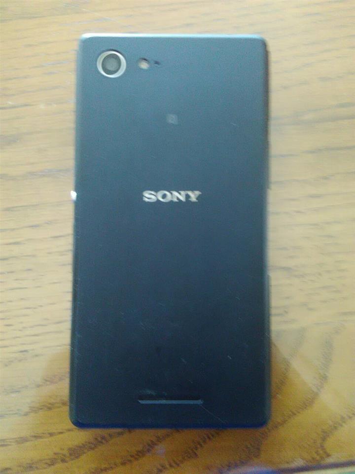 prodajem-Sony-Z2