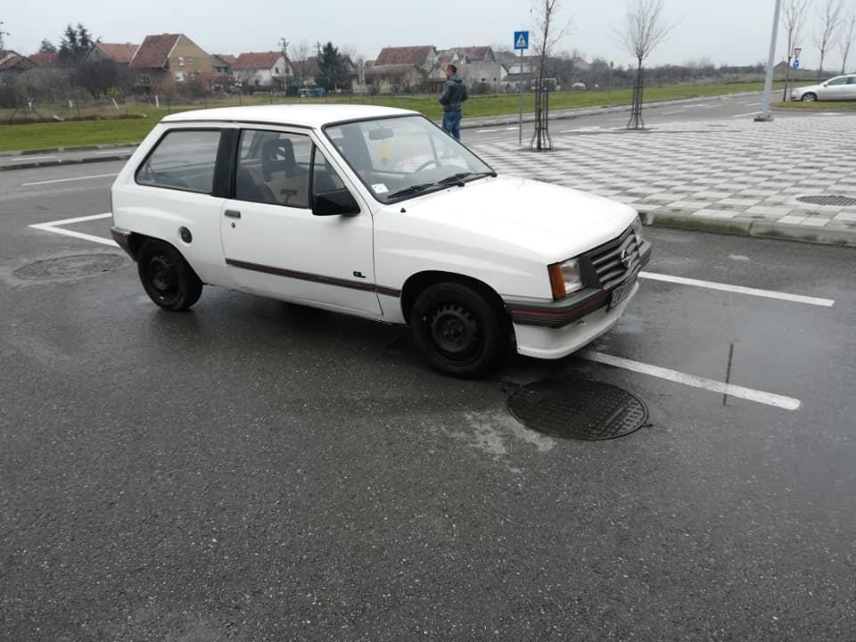 Opel-corsa-12s