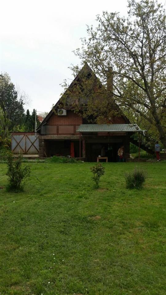 KUCU-120m2-CEREVIC-NASELJE-BARE-HITNO