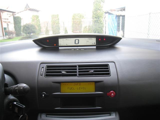 Citroen-C4--05