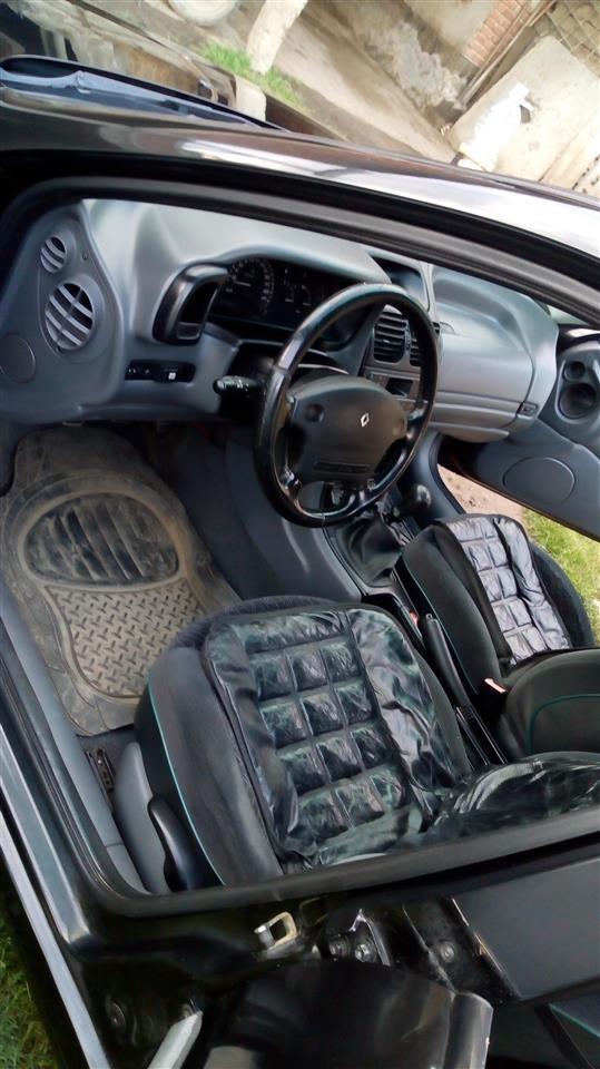 Renault-Laguna-2-0-S-RTI