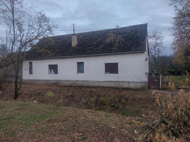 PRODAJEM KUCU U NAKOVU
