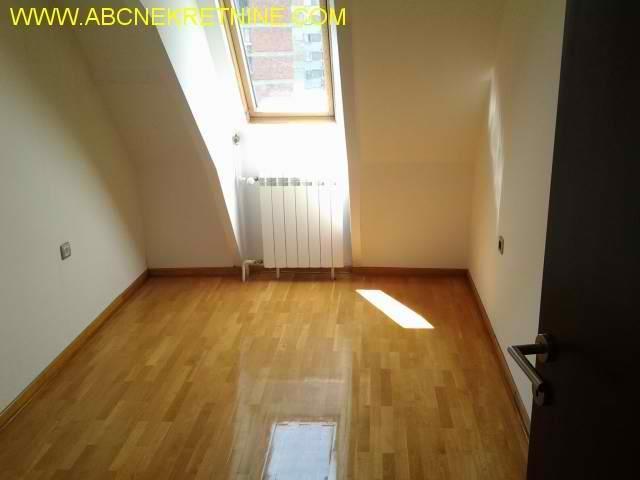 Trosoban-stan-80m2-u-centru-Nisa