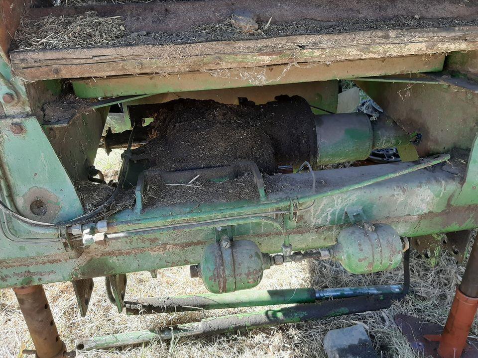 John-deere-delovi