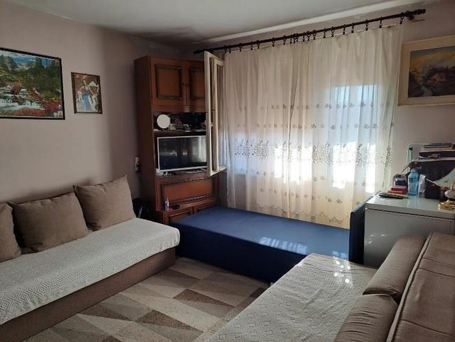 Dvosoban stan, Klinički centar 58m2   