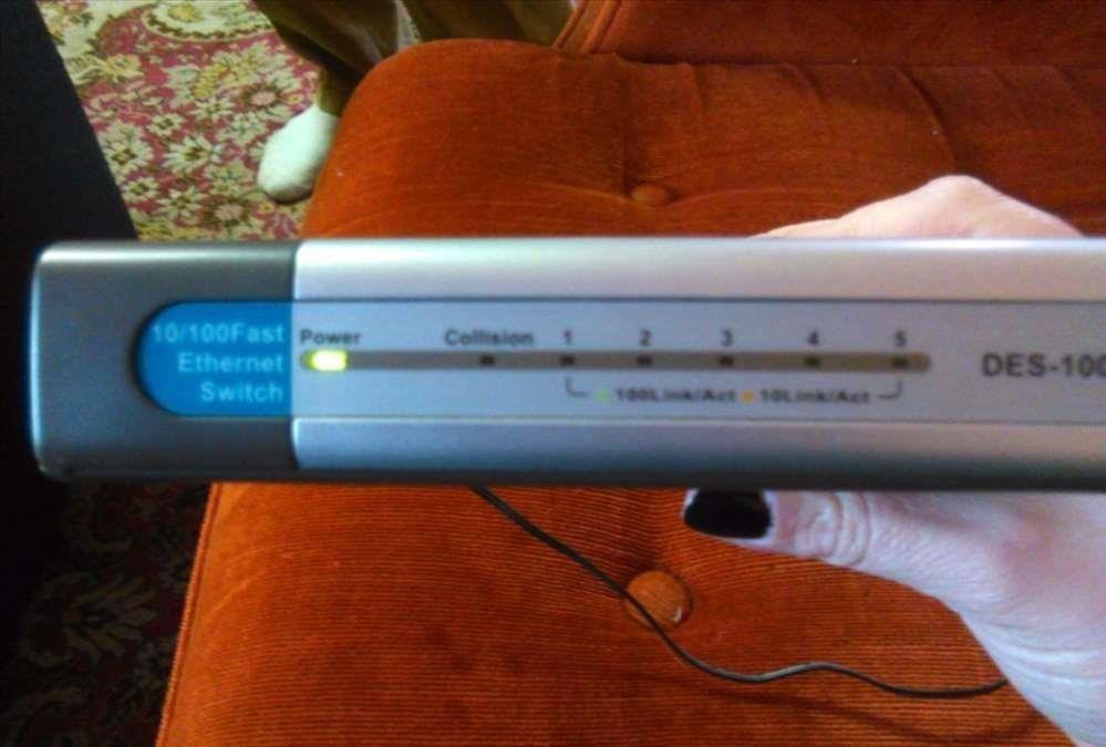 D-Link-10-100-fast-ethernet-switch