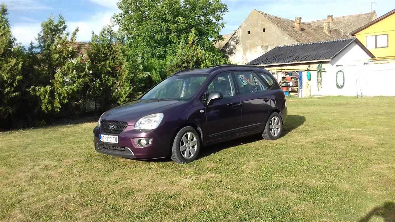 Kia-Carens
