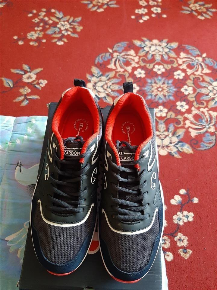 NOVE-Champion-Carbon-patike