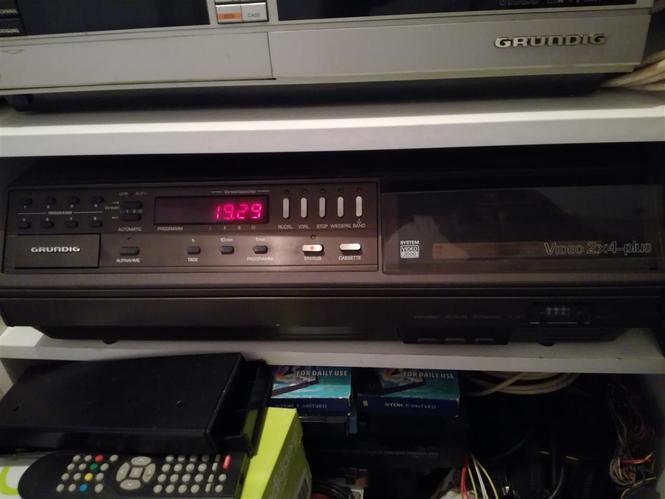 Grundig 2x4 plus