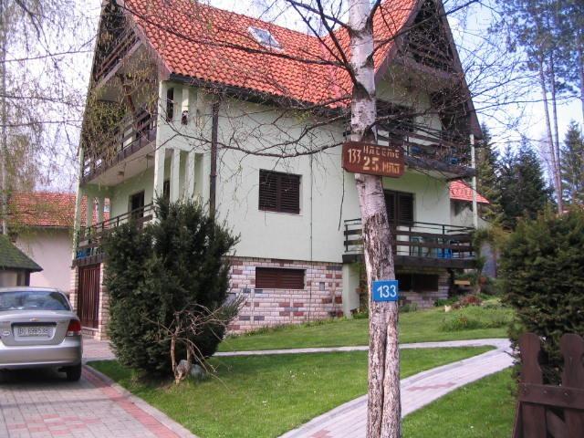 Zlatibor izdajem sobe i apartmane