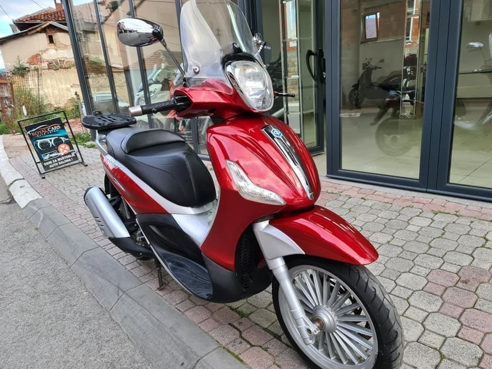 Piaggio-Beverly-300-2010-god