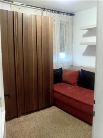 Izdajem sobu 12m2 