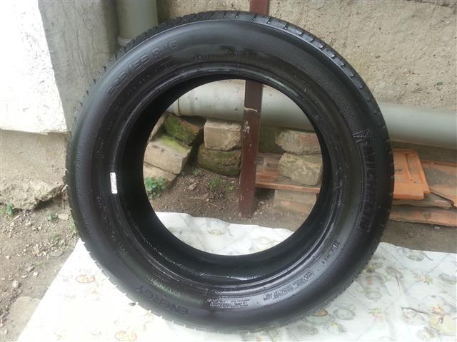 POLOVNE-GUME-R16
