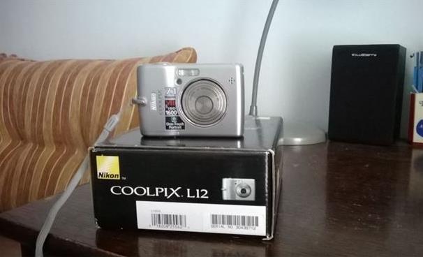 Nikon Coolpix L12