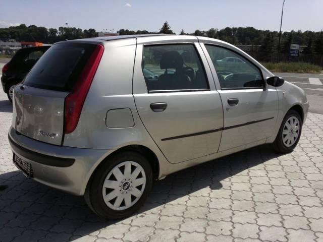 -Fiat-Punto--01